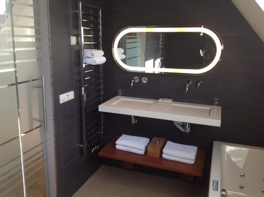 Wellness Caracol Hotel West-Terschelling Bagian luar foto